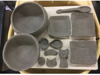 手びねり体験 (シッカリとした講習で安心して作品が作れます。)