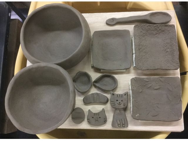 手びねり体験 (シッカリとした講習で安心して作品が作れます。)