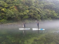 雨の日も楽しい!マイナスイオンたっぷりの川霧に包まれる♪雨の日ならではの幻想的な景色♪