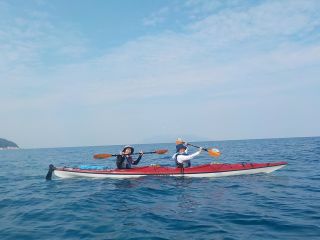 日本カヌー連盟A公認カヌースクール指導員がご一緒するので初心者でも安心。雄大な景色の中で、心も体もリラックス&リフレッシュ♪