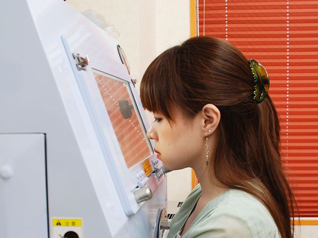 <講師紹介>楽しく体験して頂けるようサポート致します♪