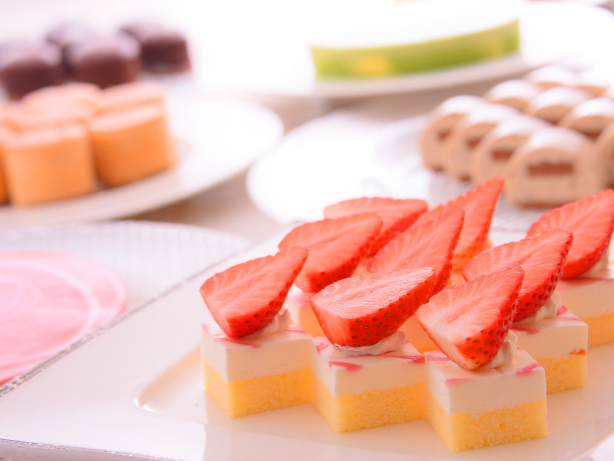 【和洋中ディナービュッフェ】新鮮なフルーツやオリジナルスイーツなどデザートも豊富 ※イメージ