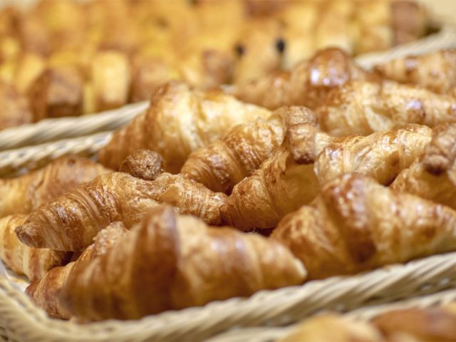 焼きたてのブレットはいかがですか