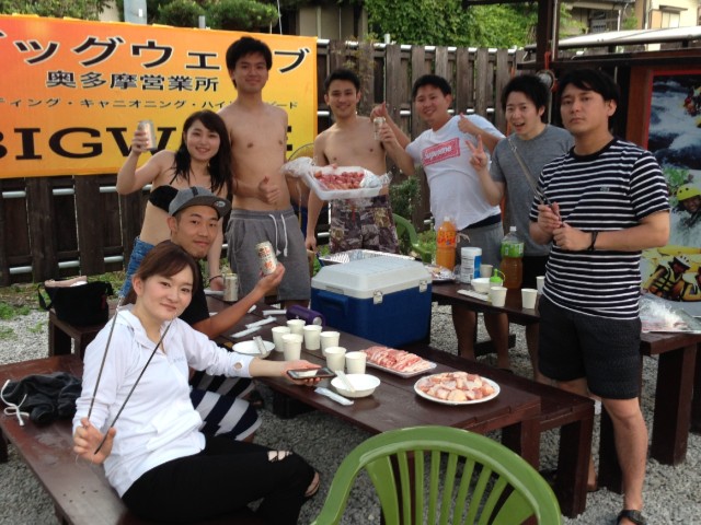 4 25 春だ バーベキューだ 奥多摩ラフティングとbbqを楽しもう ファミリーやカップル向け ビッグウェーブ青梅店 じゃらん遊び体験