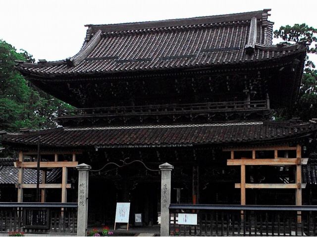 城端別院善徳寺山門