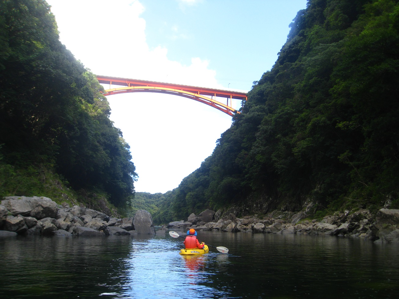 屋久島の大自然の中に包まれる癒しのカヤックです♪