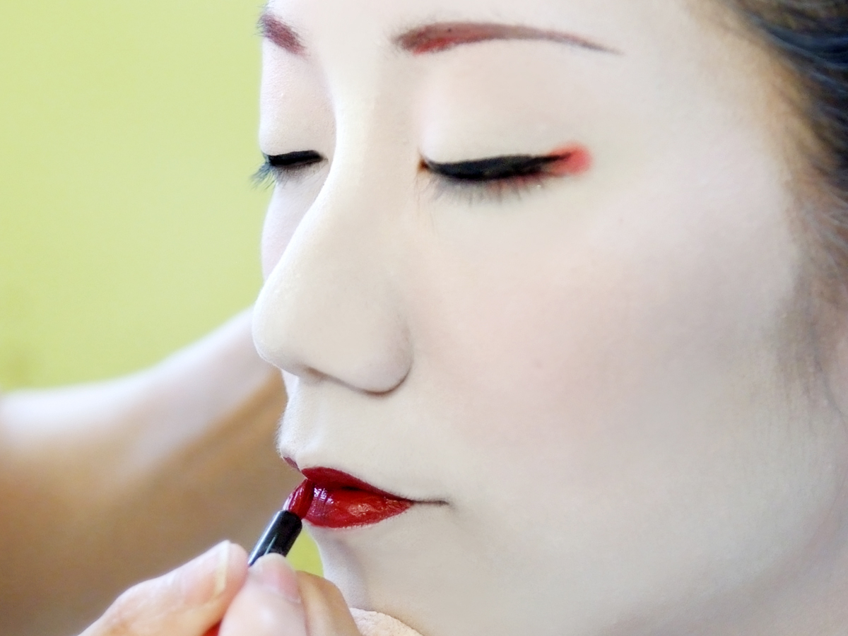 舞妓メイク◆特別な道具で舞妓さんメイク♪