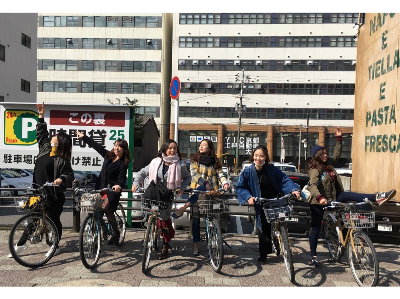 oŐLOBeI_T[̕XɃ|[Y܂Ă܂I