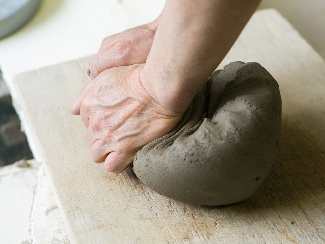 土を練る下準備は先生がしてくれます。なので楽楽。先生ありがとう。