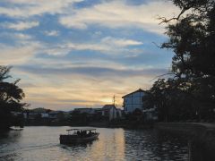 夕日に向かって