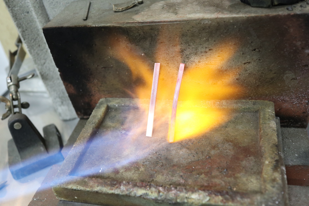 Vo[̍ޗIŐX^[głB΂g肷Ƃ̓X^btT|[g