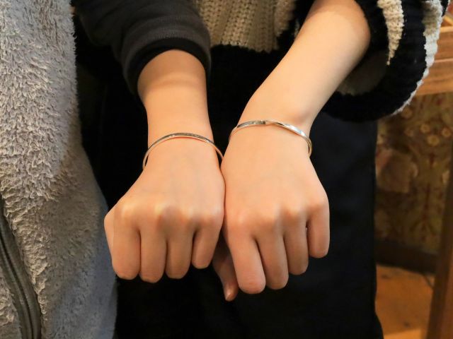 週末は混み合いますので早めの予約をお勧め致します。お急ぎの方はお電話にてお問い合わせ下さい