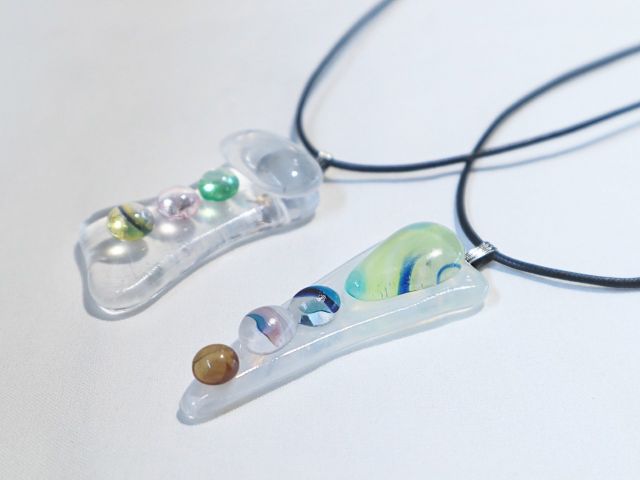 +500円でペンダントに変更できます。