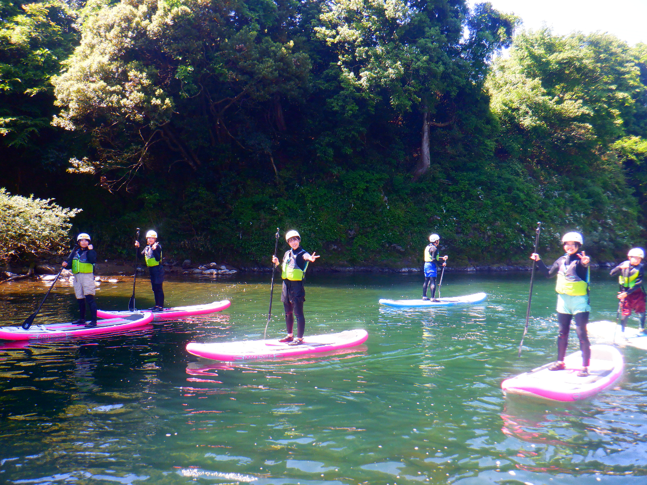 ���ǐ���Y��Ȍi�F�Ɛ��Ŗ�����郊�o�[SUP�B