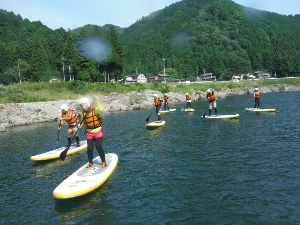 ���ǐ���Y��Ȍi�F�Ɛ��Ŗ�����郊�o�[SUP�B���ʂ����R�ɓ������A�����ʂ鐅�̏�ŗV�т܂��傤�I�I