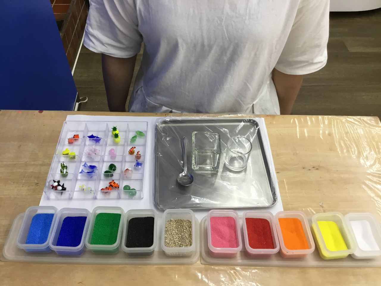 18ނ̃KX׍HƃJ[ThpӂĂ܂