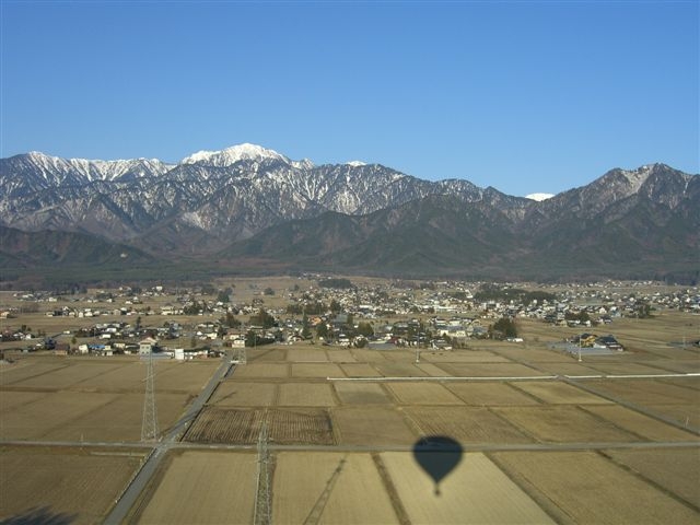 �M�Z�咬�i�咬�s�j�암����k�A���v�X�𒭖]�B