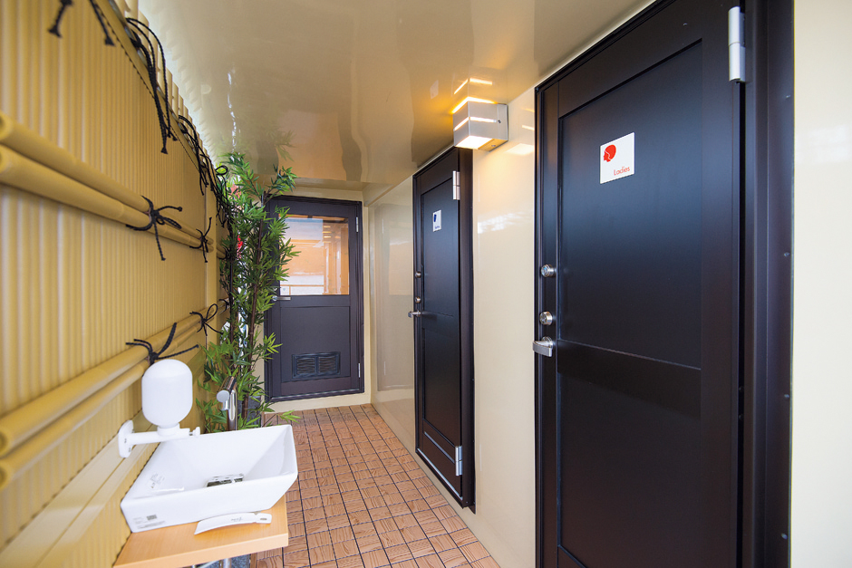 男女各様式ウォッシュ式トイレをご用意。