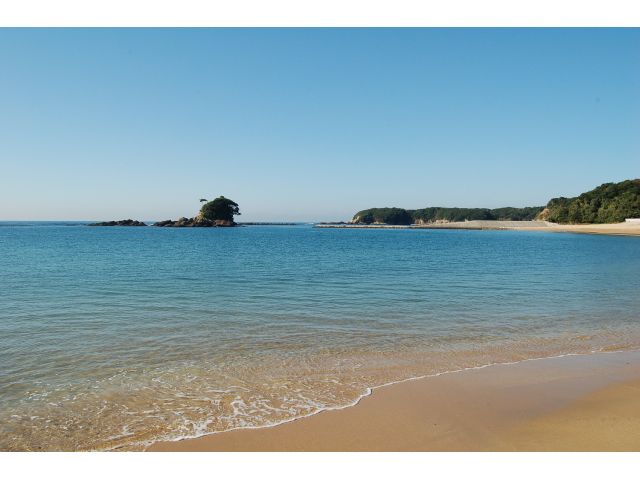 目の前は、あづり浜という海岸♪