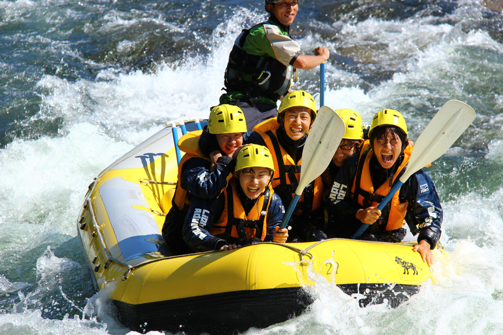 北海道の大自然を満喫!尻別川【ニセコ・ラフティング】!!