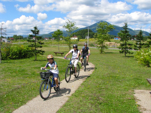 【自転車レンタル1時間】ニセコの街を自由に走ってみよう!【マウンテンバイク・レン...