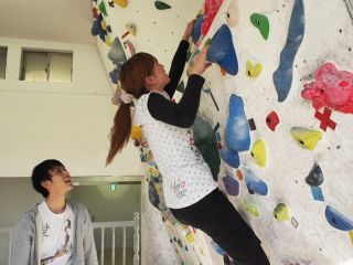 平日 ボルダリングが3 300円 初回登録 レンタル料込 四谷三丁目駅より徒歩1分 通いやすく居心地が良い自慢のジム Apexクライミングジム四谷三丁目店 じゃらん遊び体験