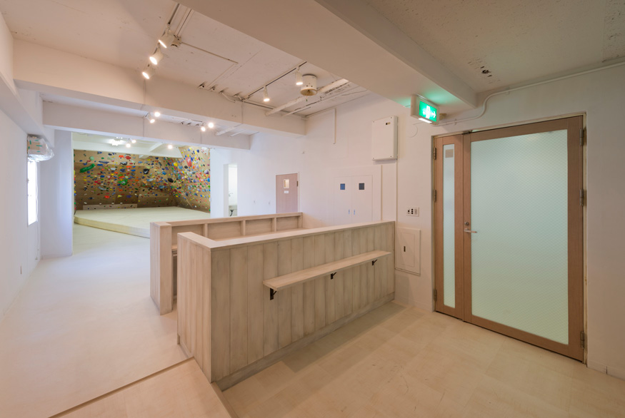 平日 ボルダリングが3 300円 初回登録 レンタル料込 四谷三丁目駅より徒歩1分 通いやすく居心地が良い自慢のジム Apexクライミングジム 四谷三丁目店 じゃらん遊び体験