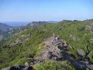 ジャングトレッキング。山頂からの絶景。