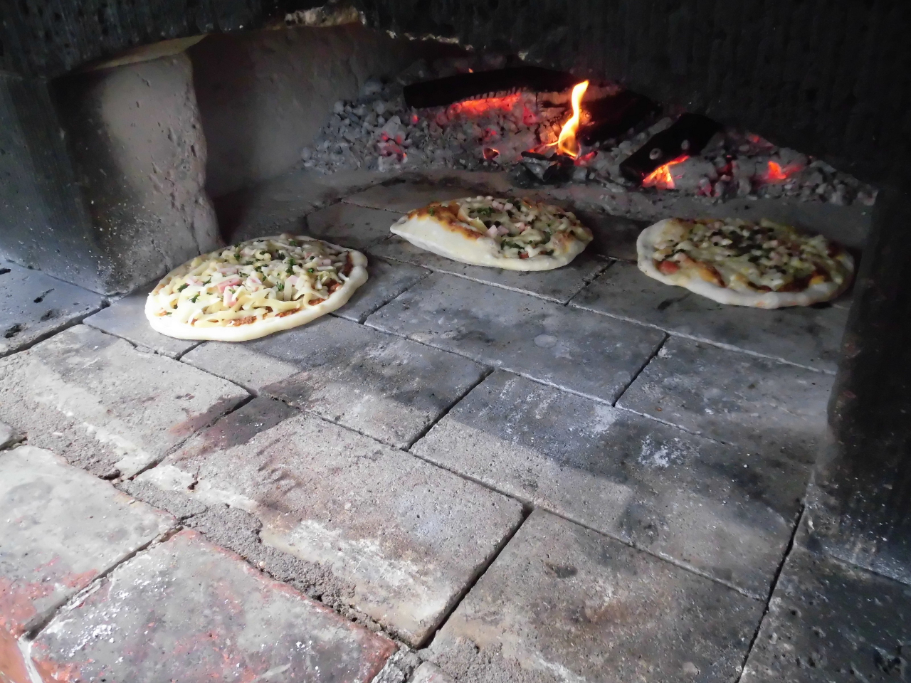 �Ηq�͐d���g���Ă���܂��B