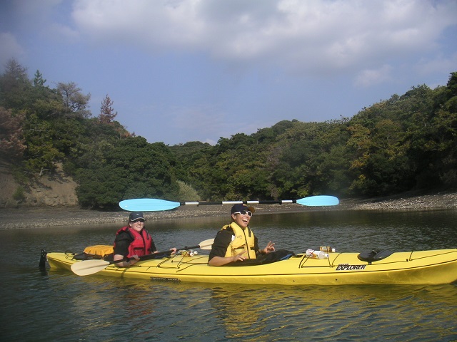 浅茅湾は日本でも有数のシーカヤックツーリングのフィールドです。
海の散歩気分!手付かずの自然の中で癒されてください♪