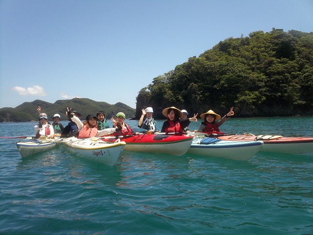 光が眩しい季節の中♪ 気の合った仲間たちとのドキドキは、きっと忘れられない一生の想い出になるはずです!