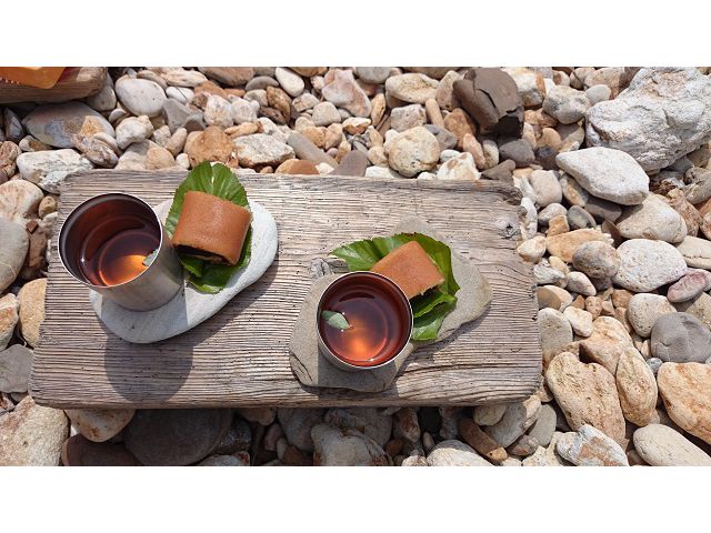 ほっと・・。時間を忘れて無人島でティータイム。