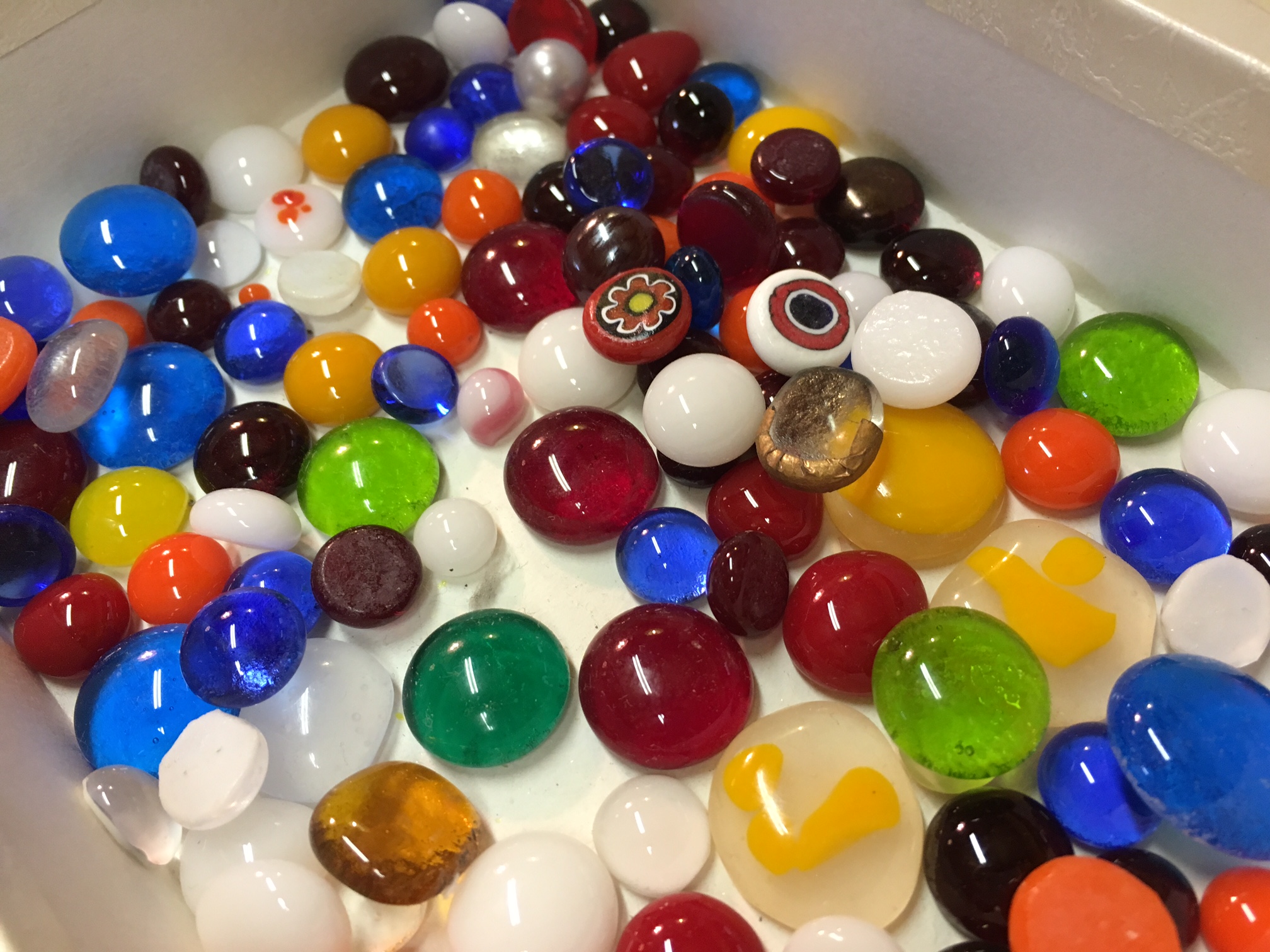 ǂȐFKXɍ킹悤ȁEEEHƖ܂