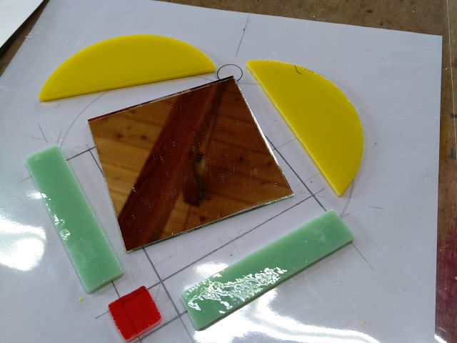 選んだパーツを図面の上に並べて確認しましょう。