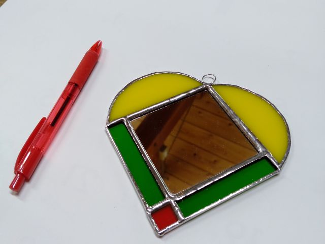 テープを巻き終わったらはんだ付けをして完成させます。はんだ付けは初めての方は、ドキドキ・・です