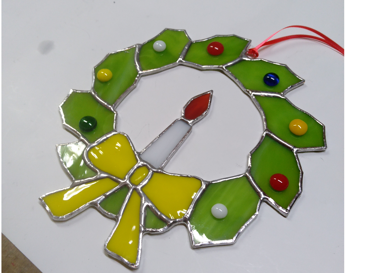 完成したクリスマスリースです