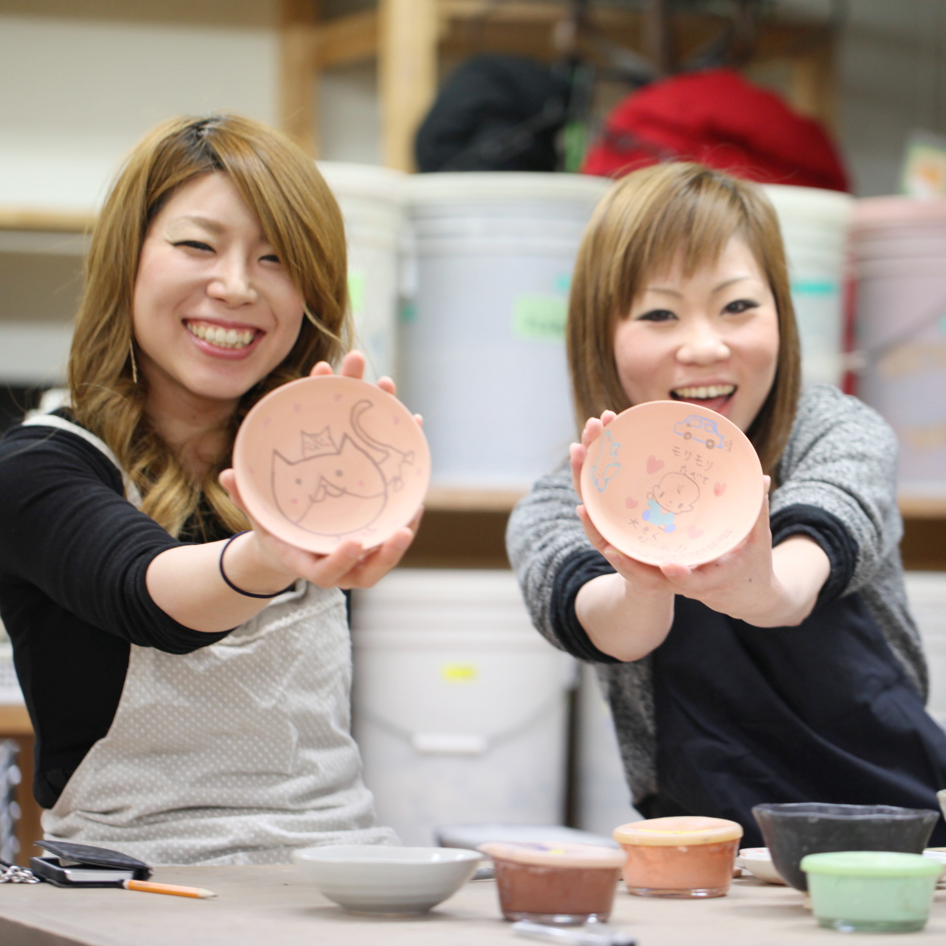 大阪・梅田】好きなうつわを選んで絵付け体験☆陶芸ワークショップ