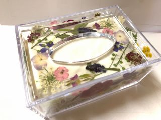 ミニティシュボックス