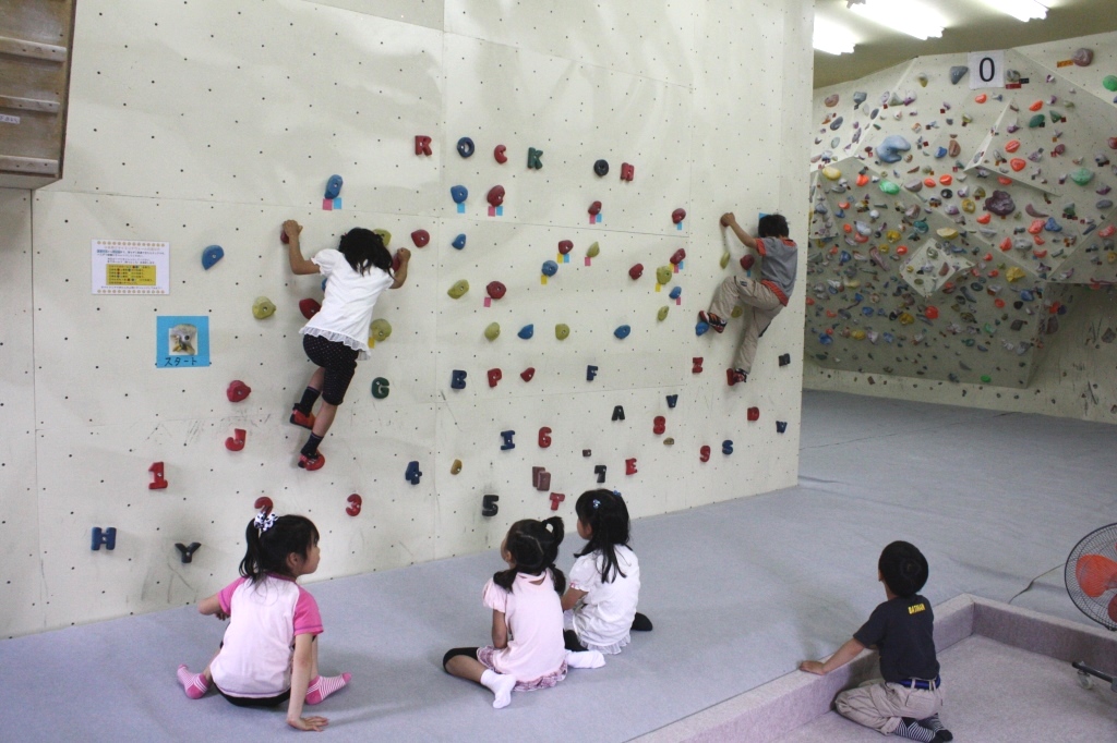 子供用は4歳から利用できます。小学生もココから練習して、できるようになったら大人用にもチャレンジしよう。