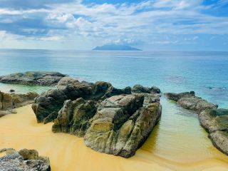 いなか浜から見える口永良部島