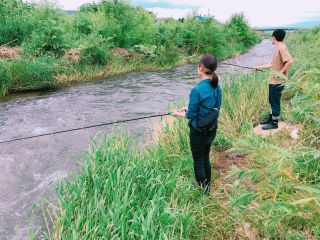 2時間の体験コースでも、ガイドが同行するので大きな魚が釣れるかも!?