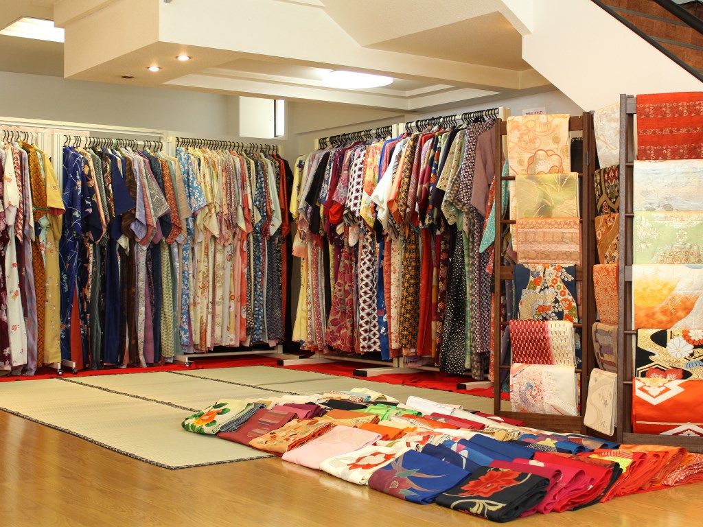 レンタルきもの和楽庵店内