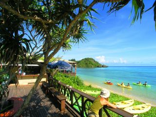 マリンショップのすぐ目の前のマリブビーチから冒険ツアーはスタートです!