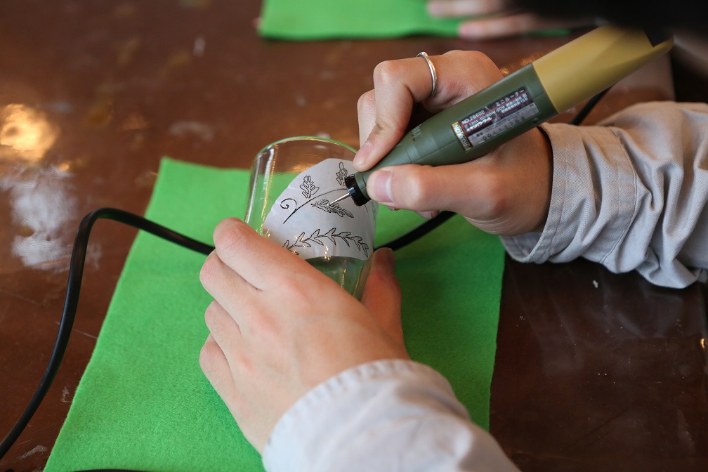 ^ɉāA[^[̐cKXɂĂč̌łB