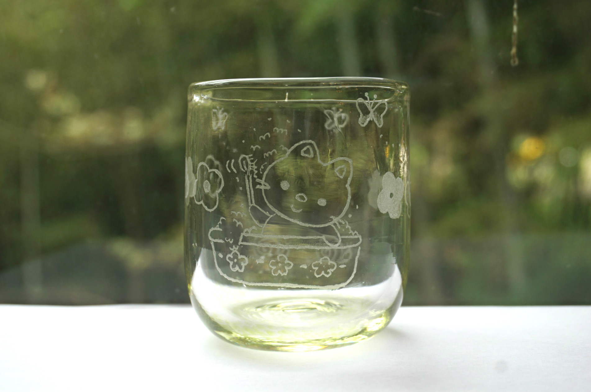 自分で描いたイラストを型紙にして削り入れるのもOK!