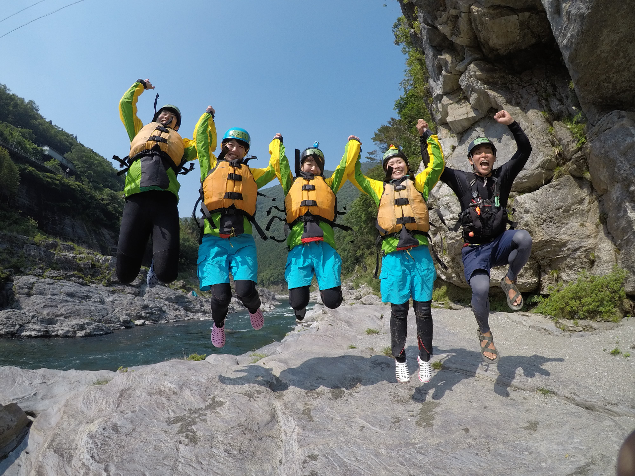 吉野川のダイナミックな自然と激流を満喫しませんか?