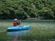 カヌーの風景。緑に囲まれた中をカヌーで漕いで行きます。
