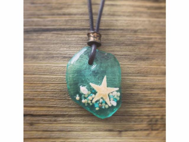 南紀白浜でアクセサリー作り シーグラスレジンネックレス 約1時間 南紀白浜海の雑貨屋 Seabirth じゃらん遊び体験 南紀白浜でアクセサリー作り シーグラスレジンネックレス 約1時間 南紀白浜海の雑貨屋 Seabirth じゃらん遊び体験