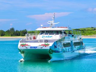 ひとときの解放感、船で巡る島々の絶景へ。