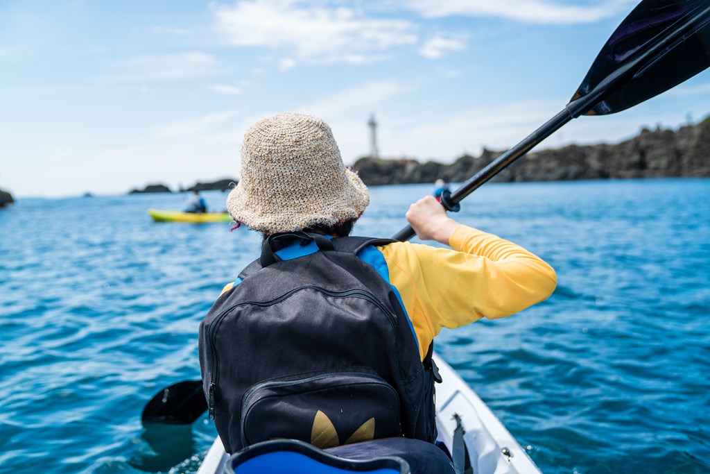 太陽に向かってグーンとひと伸びしながらゆっくり深呼吸すれば、 ウミと一体になれるかもしれません。